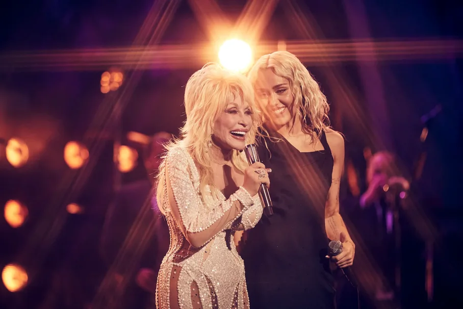 Pse Gen Z e deshi Dolly Parton, edhe pse ajo nuk u përpoq kurrë ta fitonte