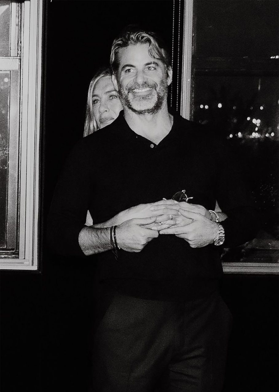 Jennifer Aniston dhe marrëdhënia “e rrezikshme” me Jim Curtis. Miqtë: “Po heq dorë nga puna për të qëndruar me të”