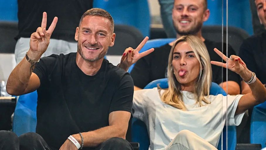 Francesco Totti feston 5 vjet me Noemi Bocchi pikërisht ditën kur Ilary Blasi martohet me Bastian Müller