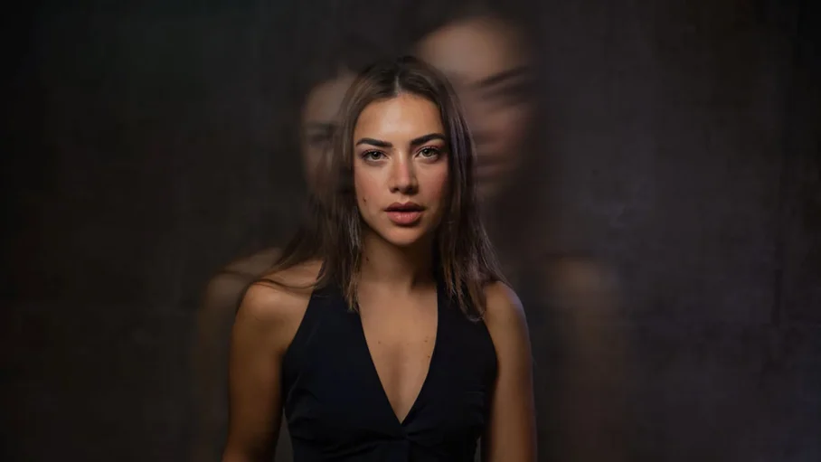 Sara Hoxha rikthehet në Top Channel në rolin e moderatores