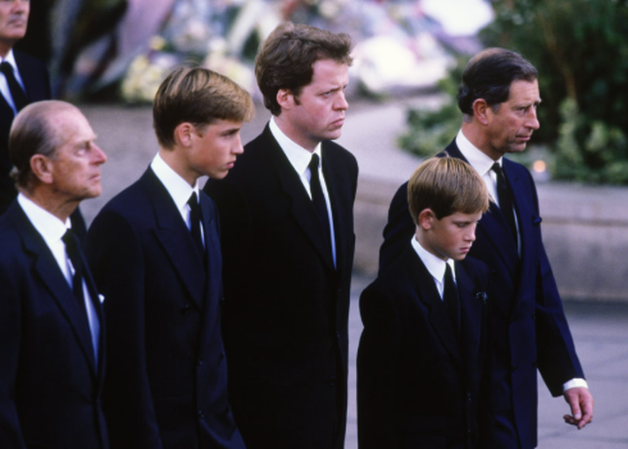 Mbreti Charles reagon pas akuzave të vëllait të Lady Diana-s