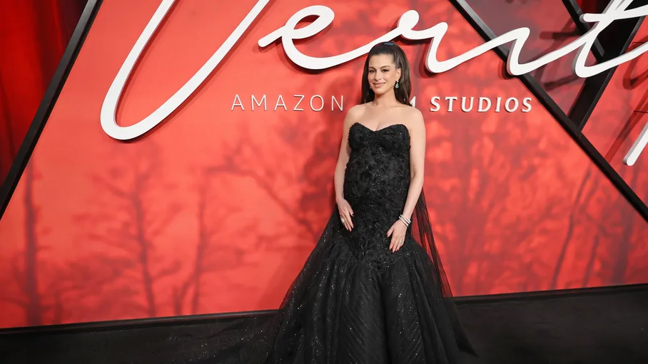 Anne Hathaway, shtatzënë me fëmijën e tretë: “Ka qenë një shtatzëni e shëndetshme dhe relativisht e qetë”