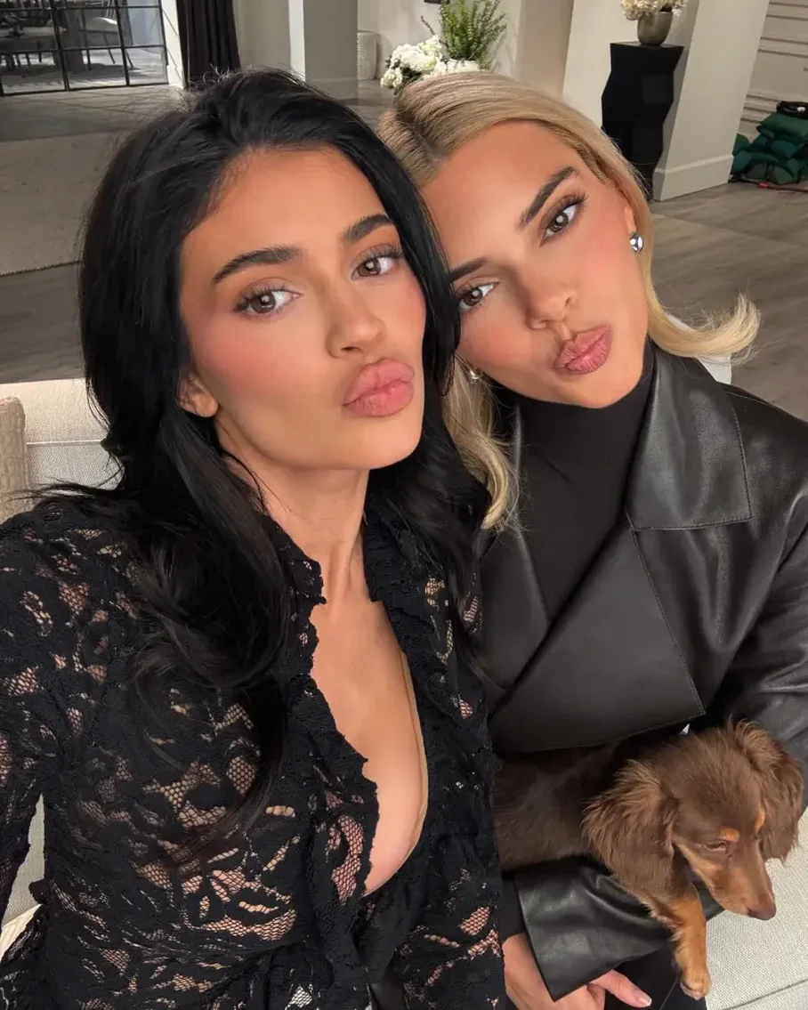 Kylie Jenner xheloze për Kendall? Romanca me Jacob Elordi thuhet se ka krijuar tension mes motrave