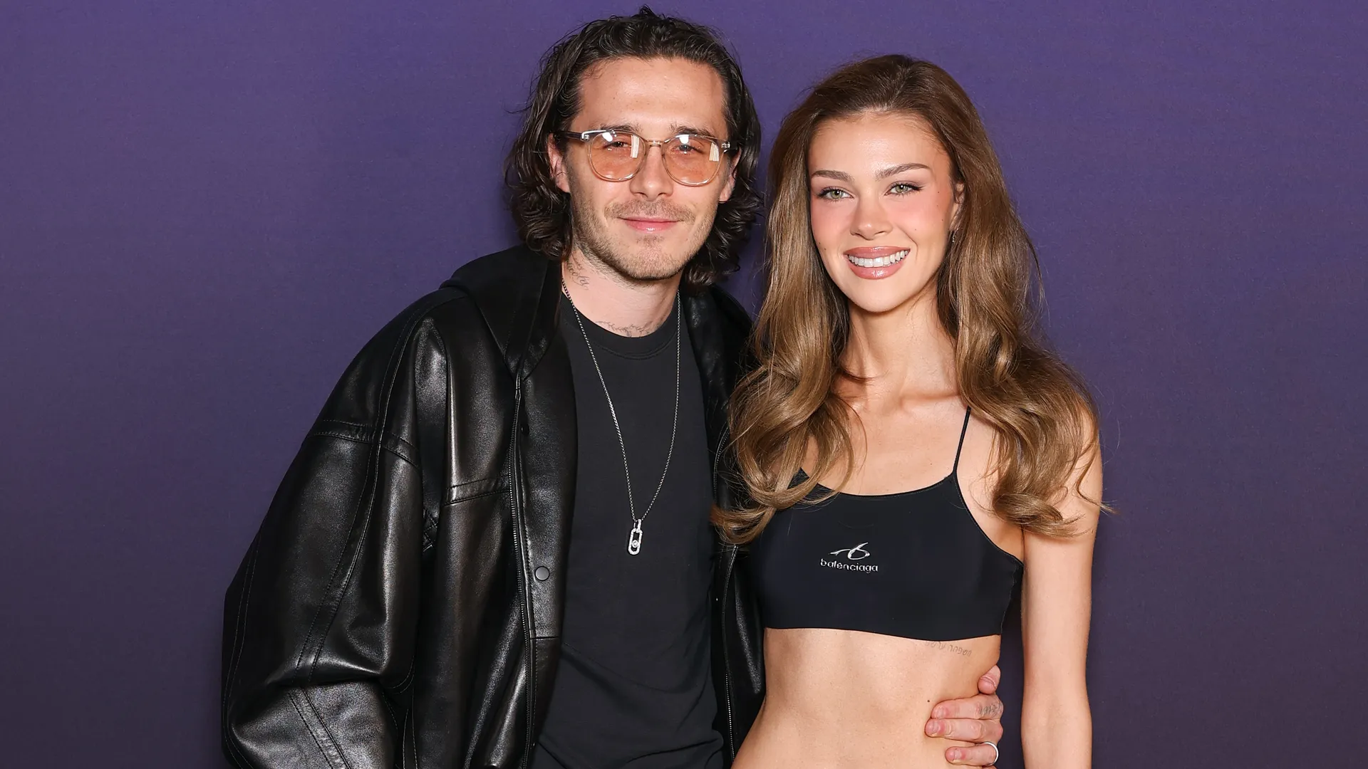 Brooklyn Beckham dhe Nicola Peltz shmangin sfilat&euml;n e Victoria Beckham