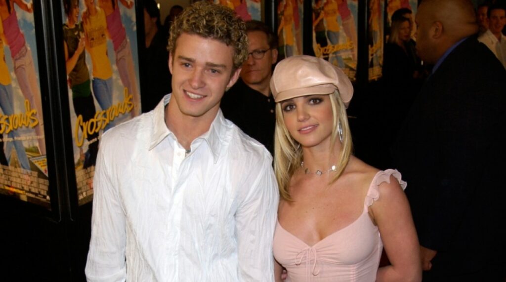 Britney Spears publikon pas 25 vitesh k&euml;ng&euml;n e shkruar me Justin